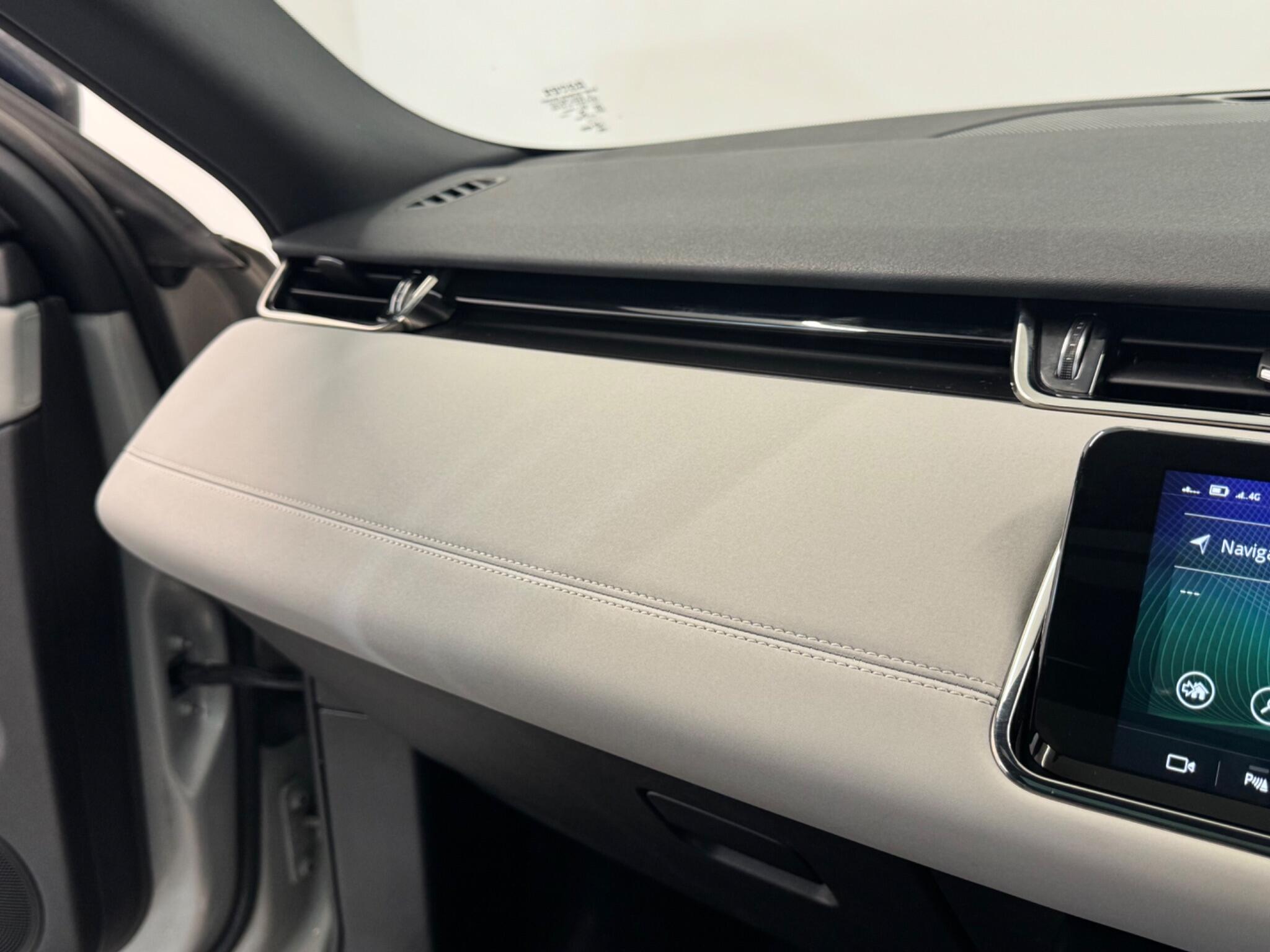 Land Rover Range Rover Evoque view 31