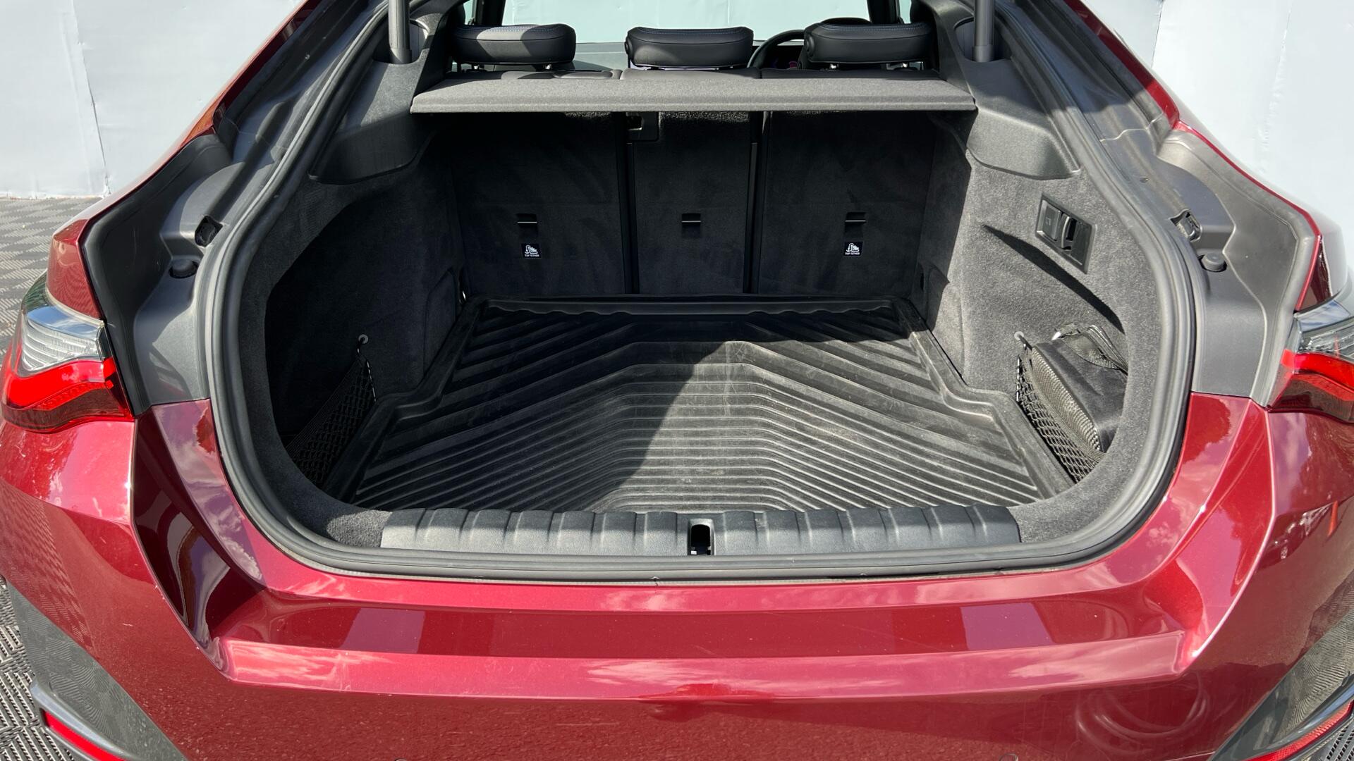 BMW I4 view 13