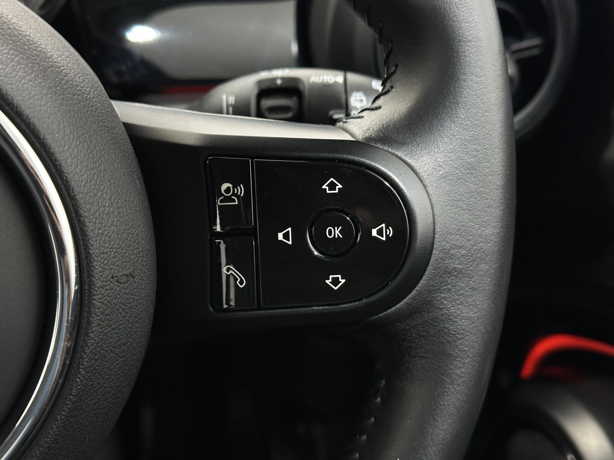 Mini Cooper view 16