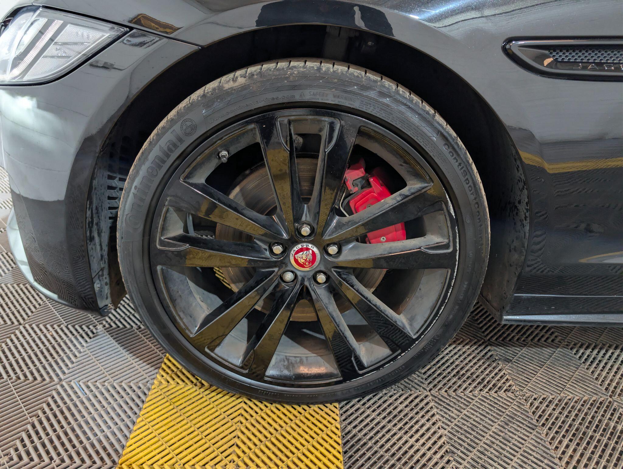 Jaguar XF view 31