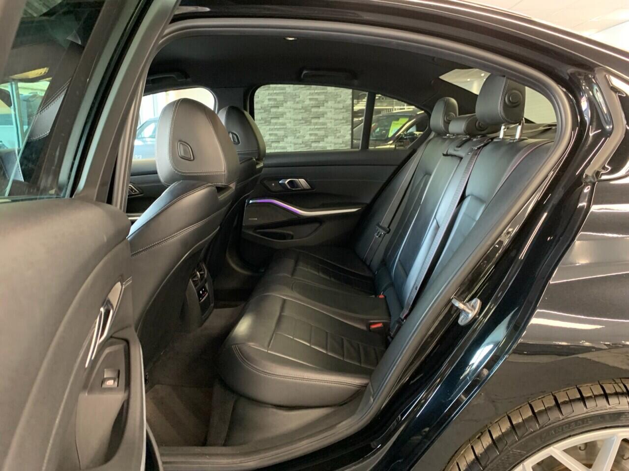 BMW 3 Series view 27