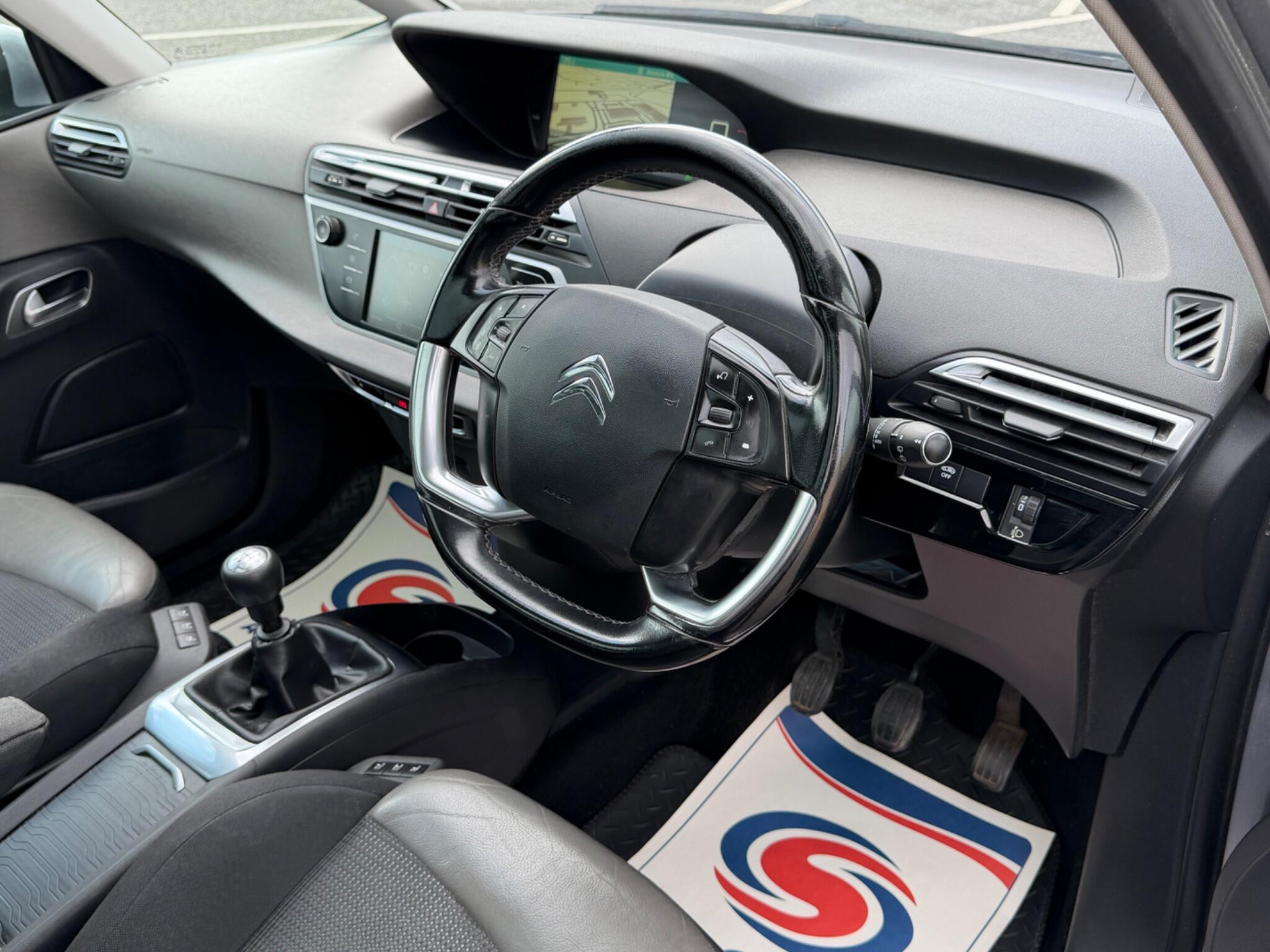 Citroen Grand C4 Picasso view 15