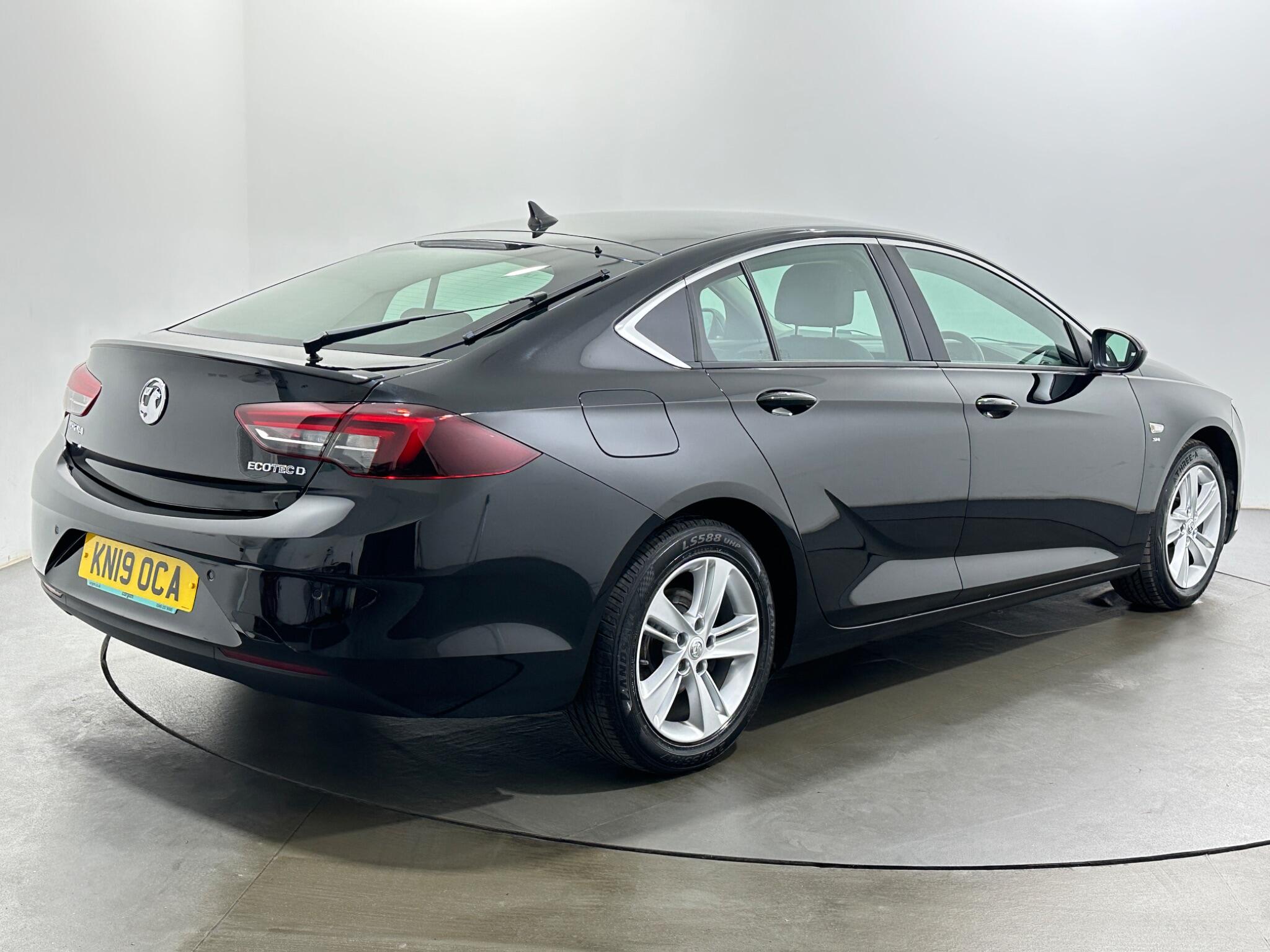 Vauxhall Insignia view 8