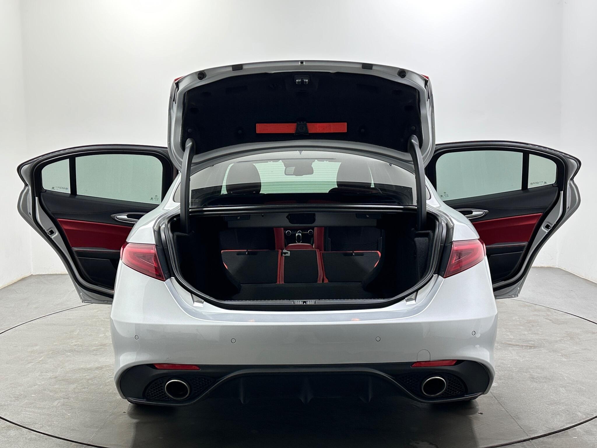 Alfa Romeo Giulia view 44