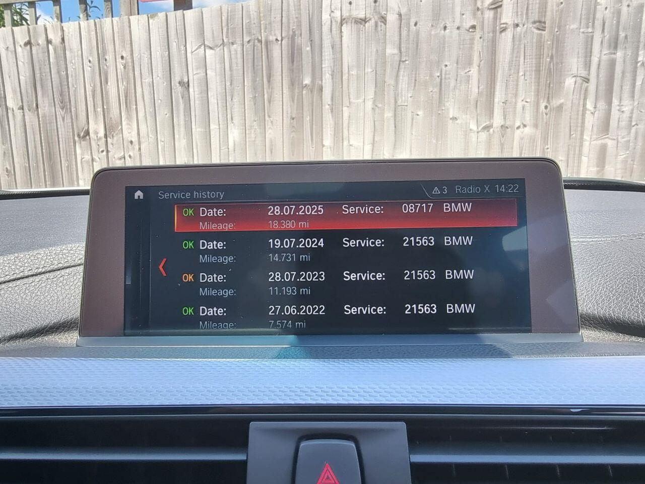 BMW 3 Series view 10