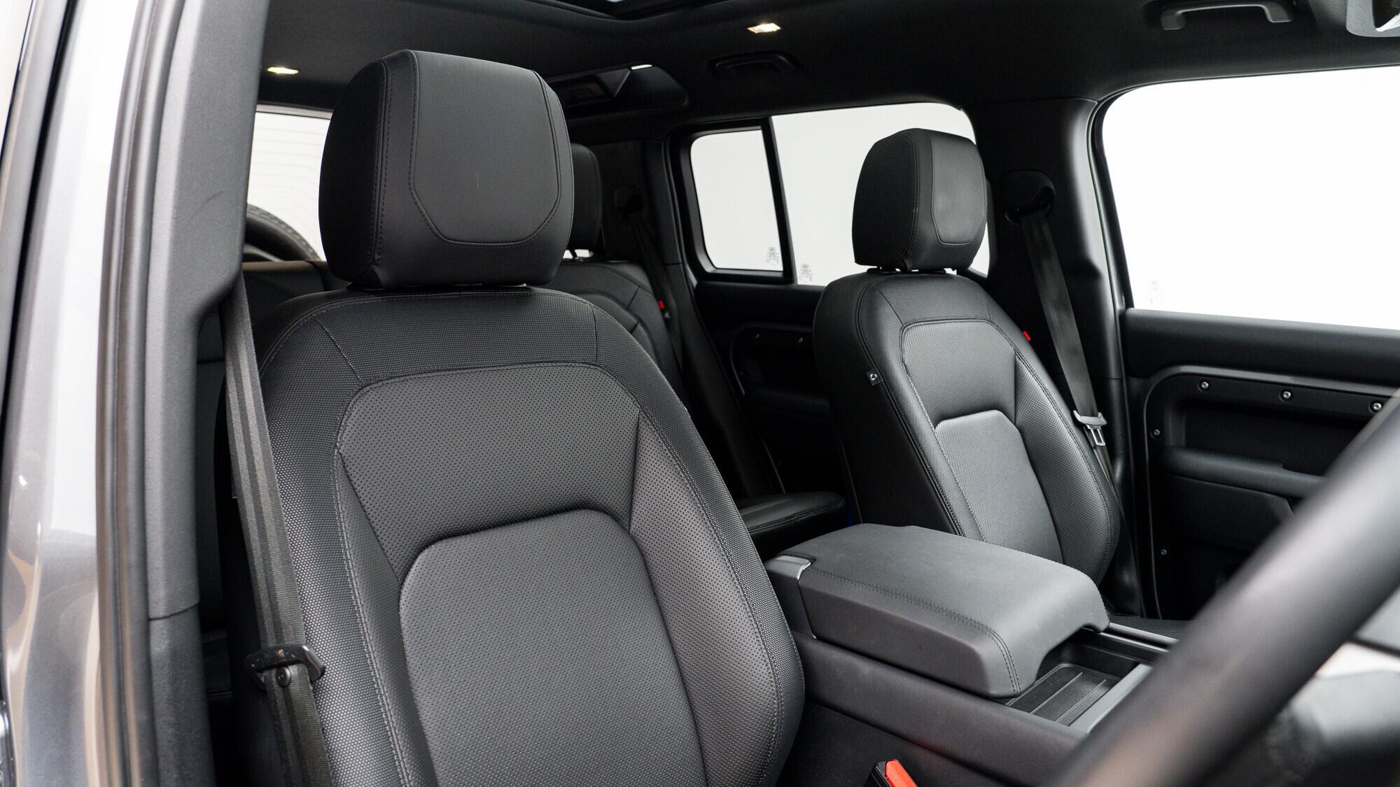 Land Rover Defender view 6