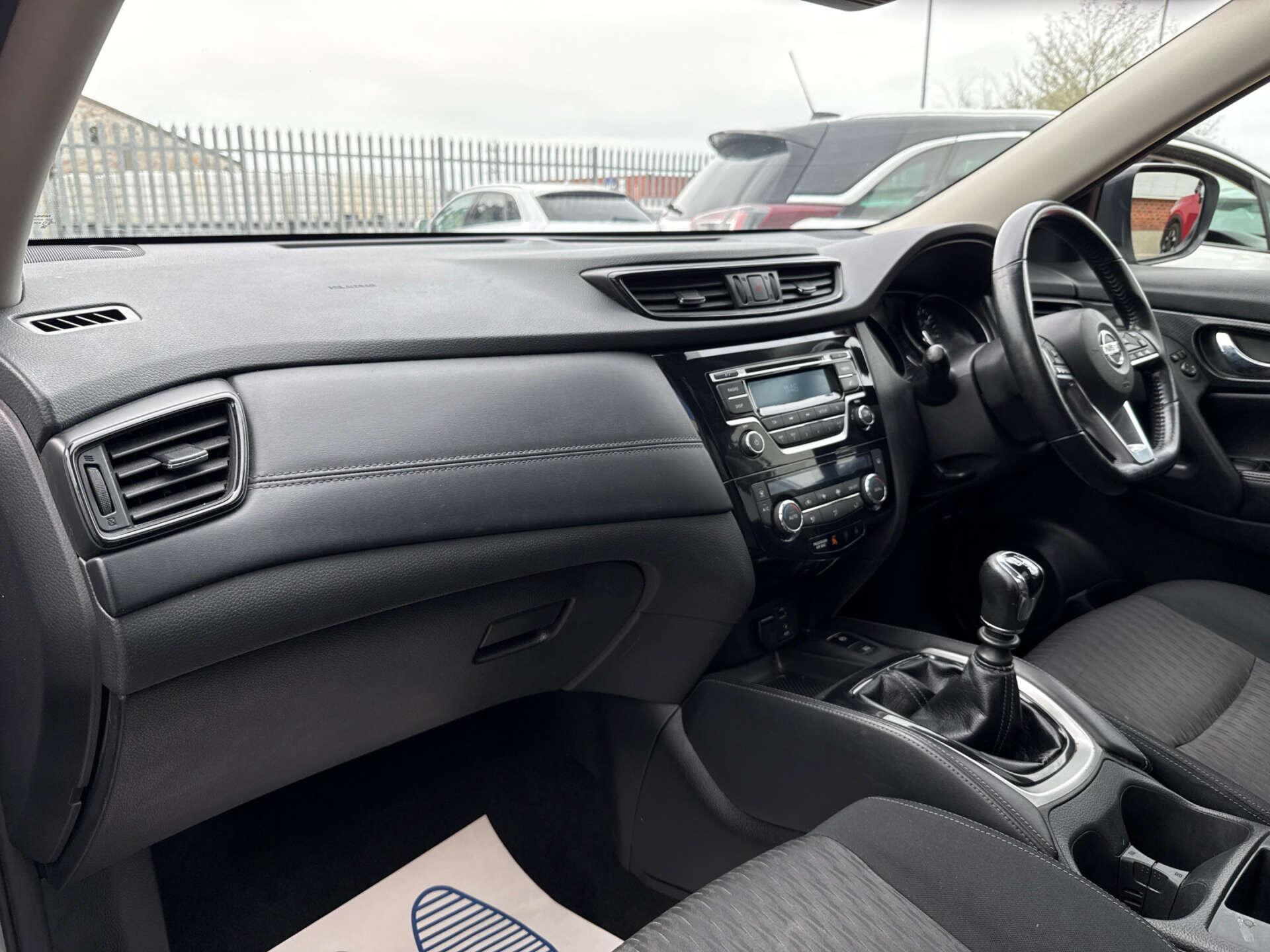 Nissan X-Trail view 20
