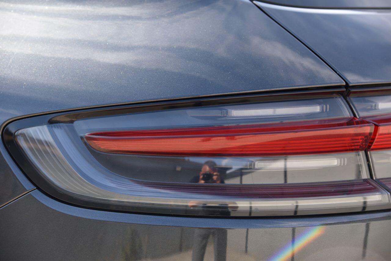 Porsche Macan view 16