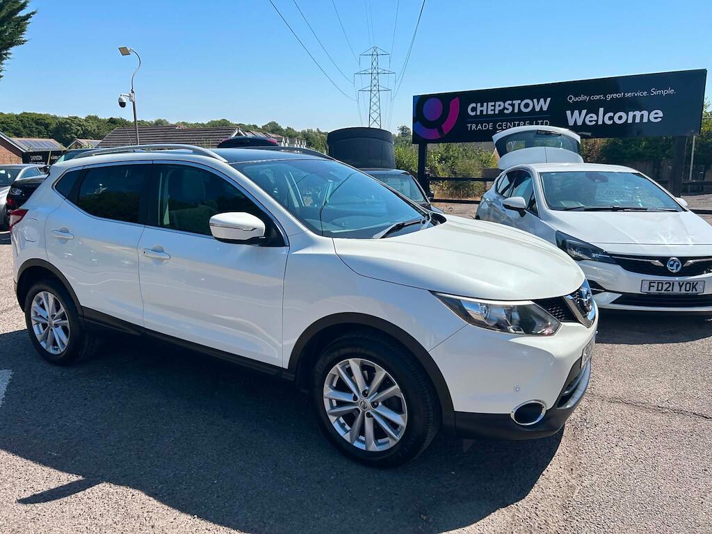 2014 Nissan Qashqai in White for sale