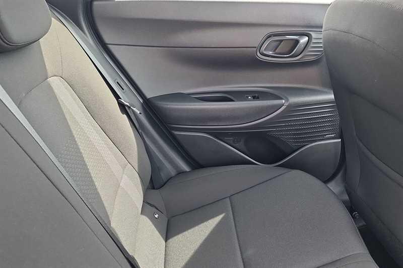 Hyundai i20 view 28