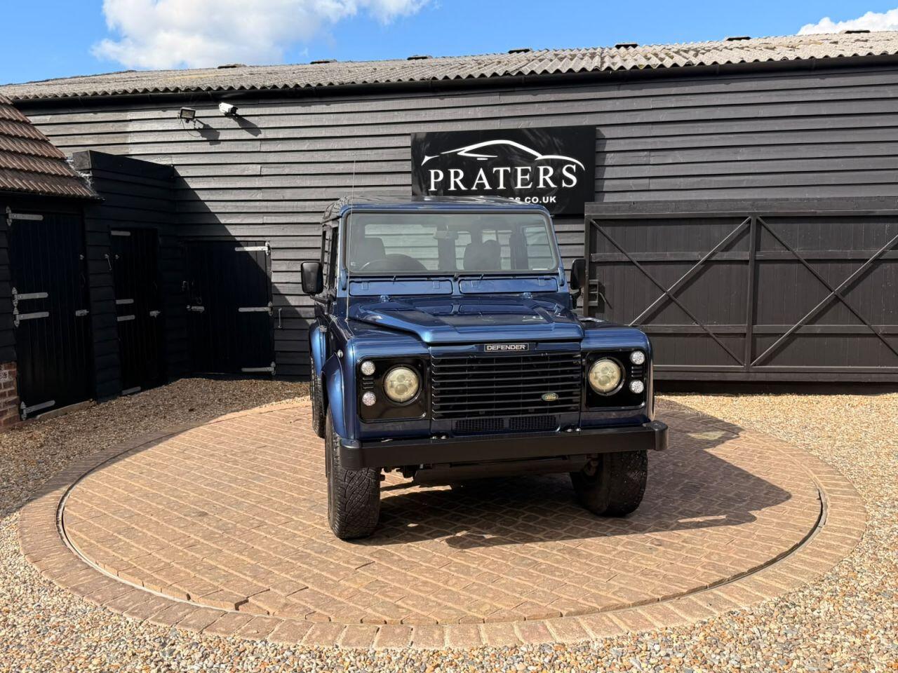 Land Rover Defender view 22