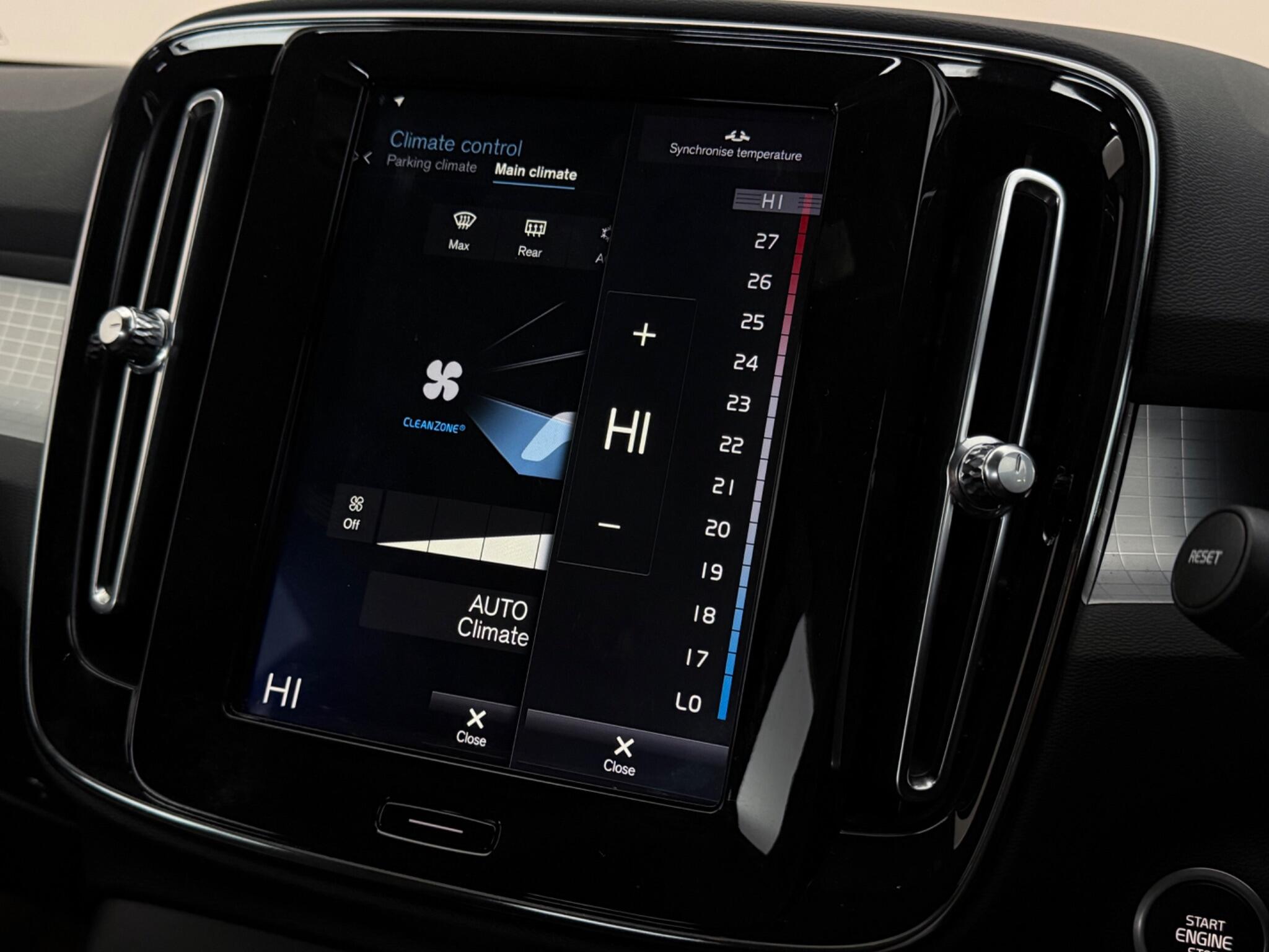 Volvo XC40 view 36