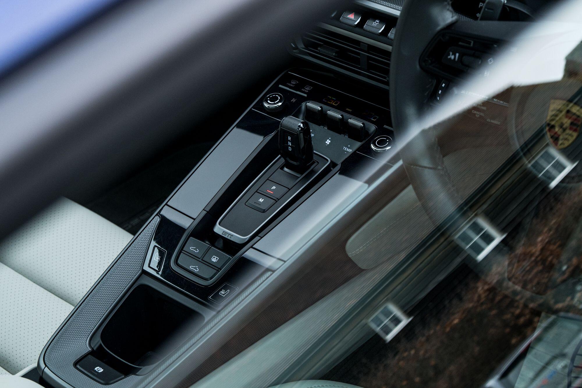 Porsche 911 view 22