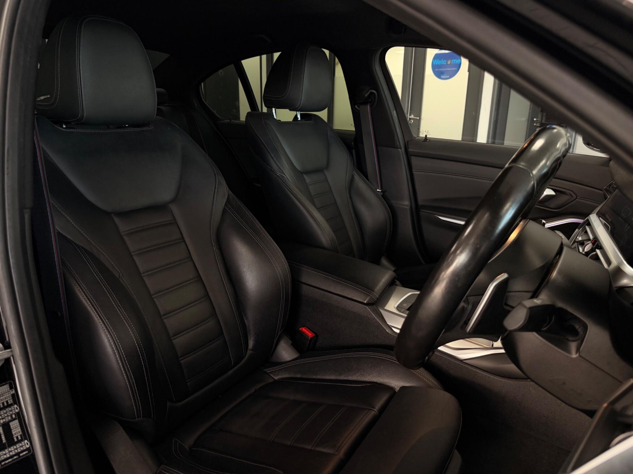 BMW 3 Series view 16