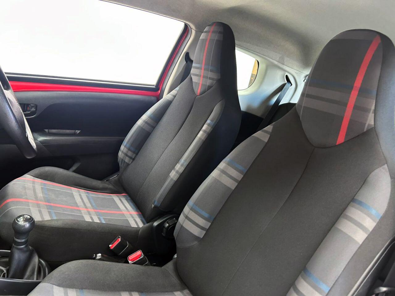 Peugeot 108 view 13