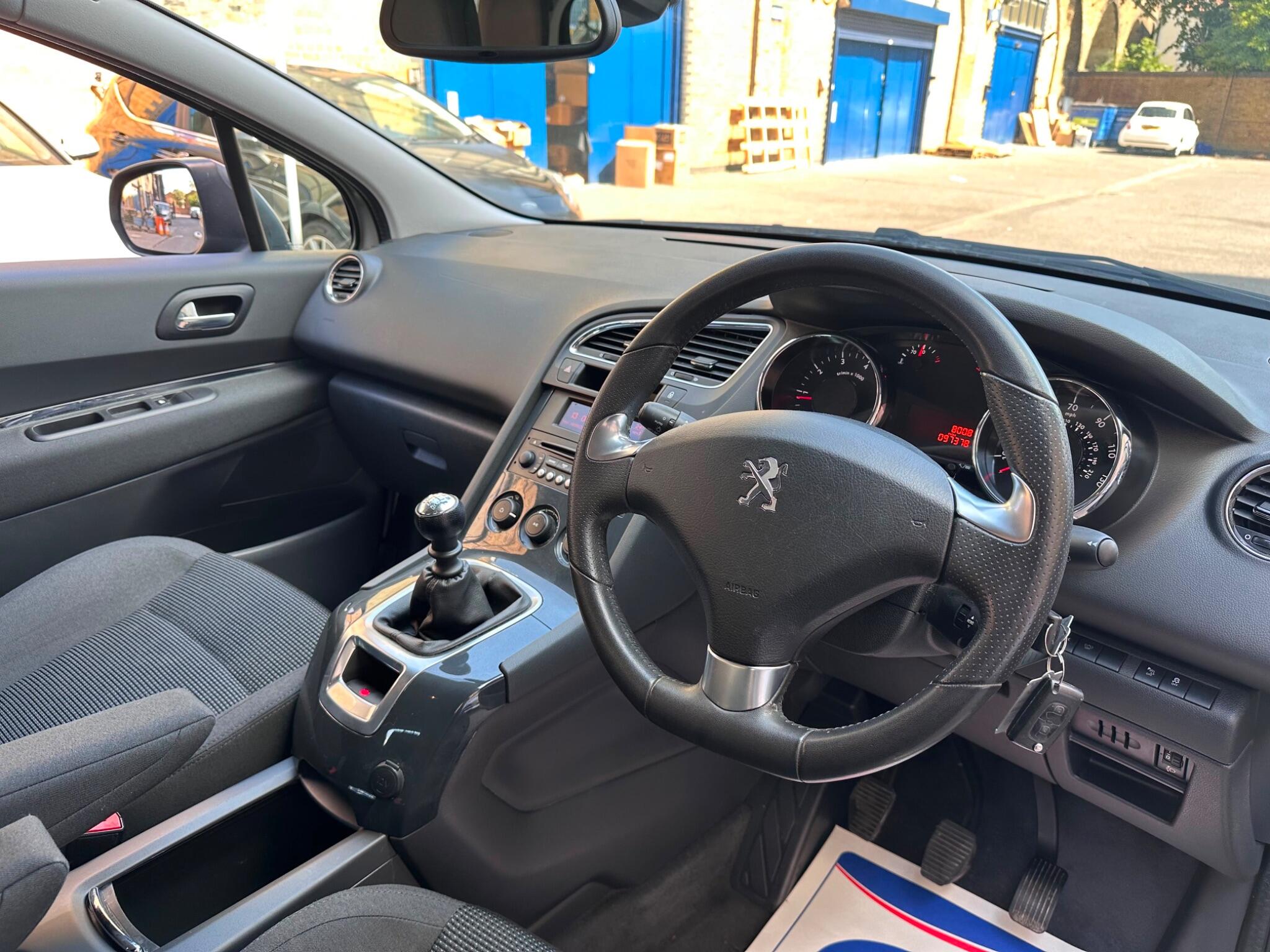 Peugeot 5008 view 15