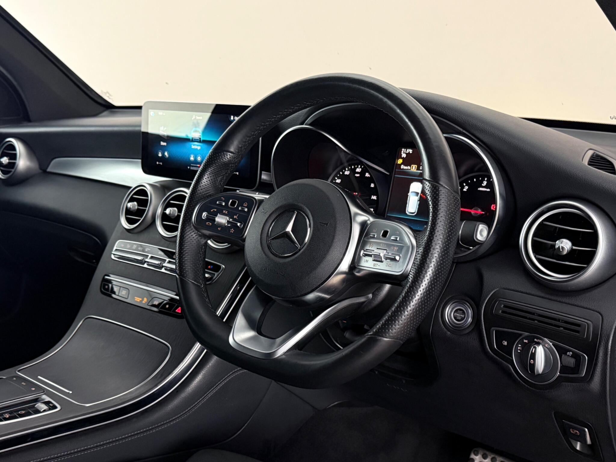 Mercedes-Benz GLC view 3