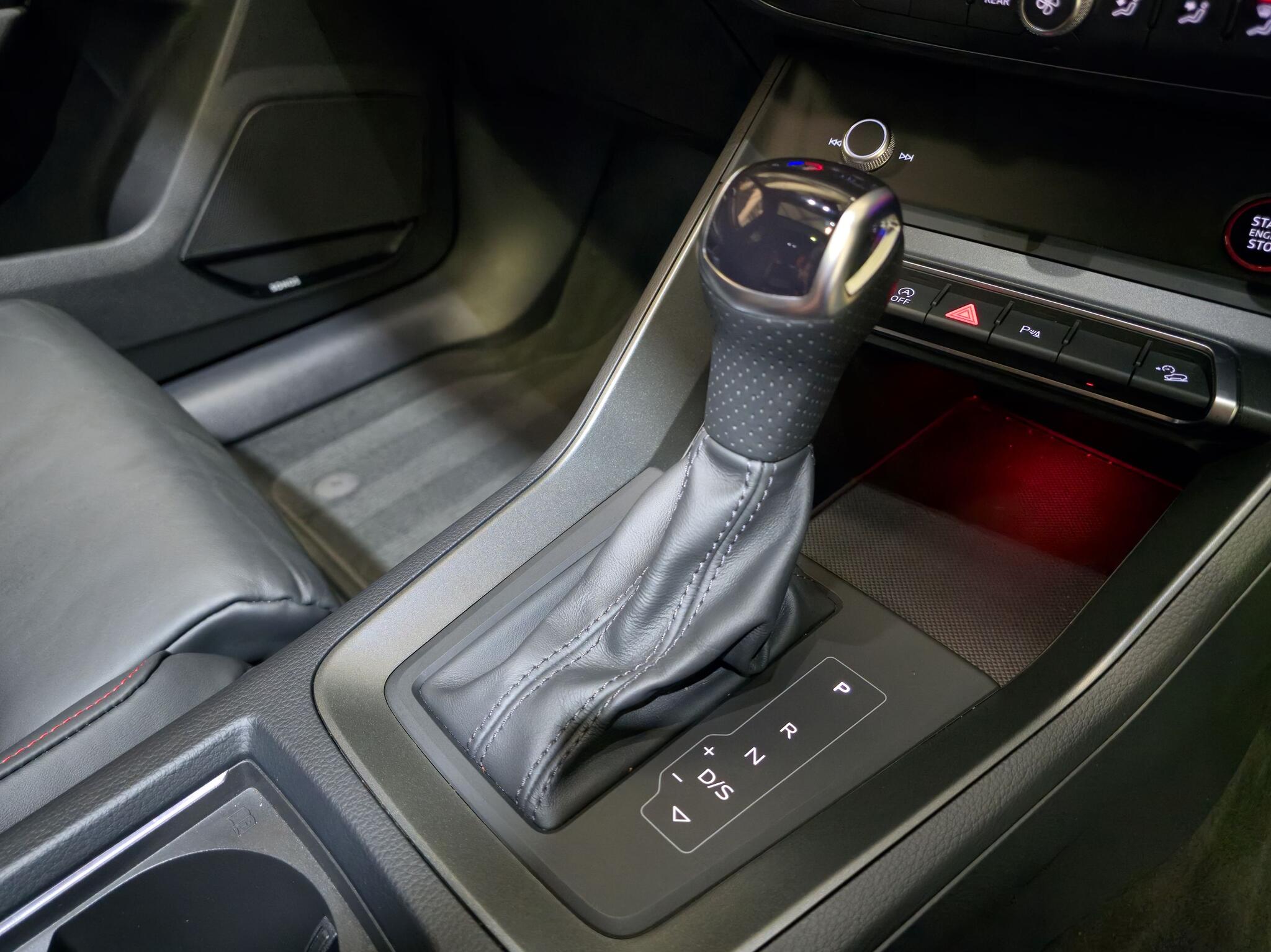 Audi RS Q3 view 19