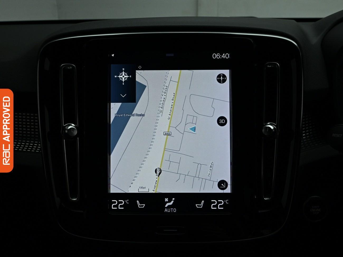 Volvo XC40 view 3
