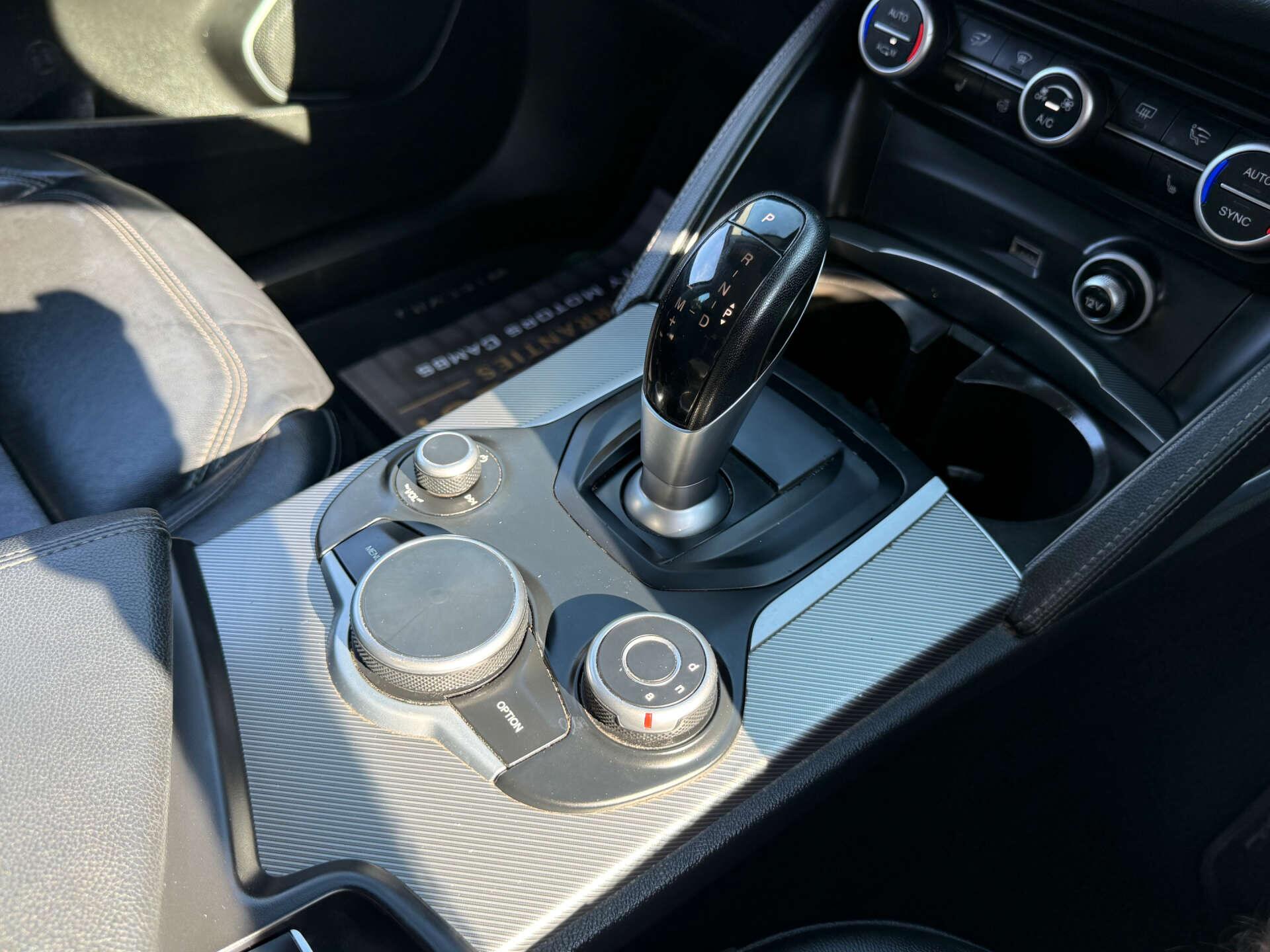 Alfa Romeo Stelvio view 51