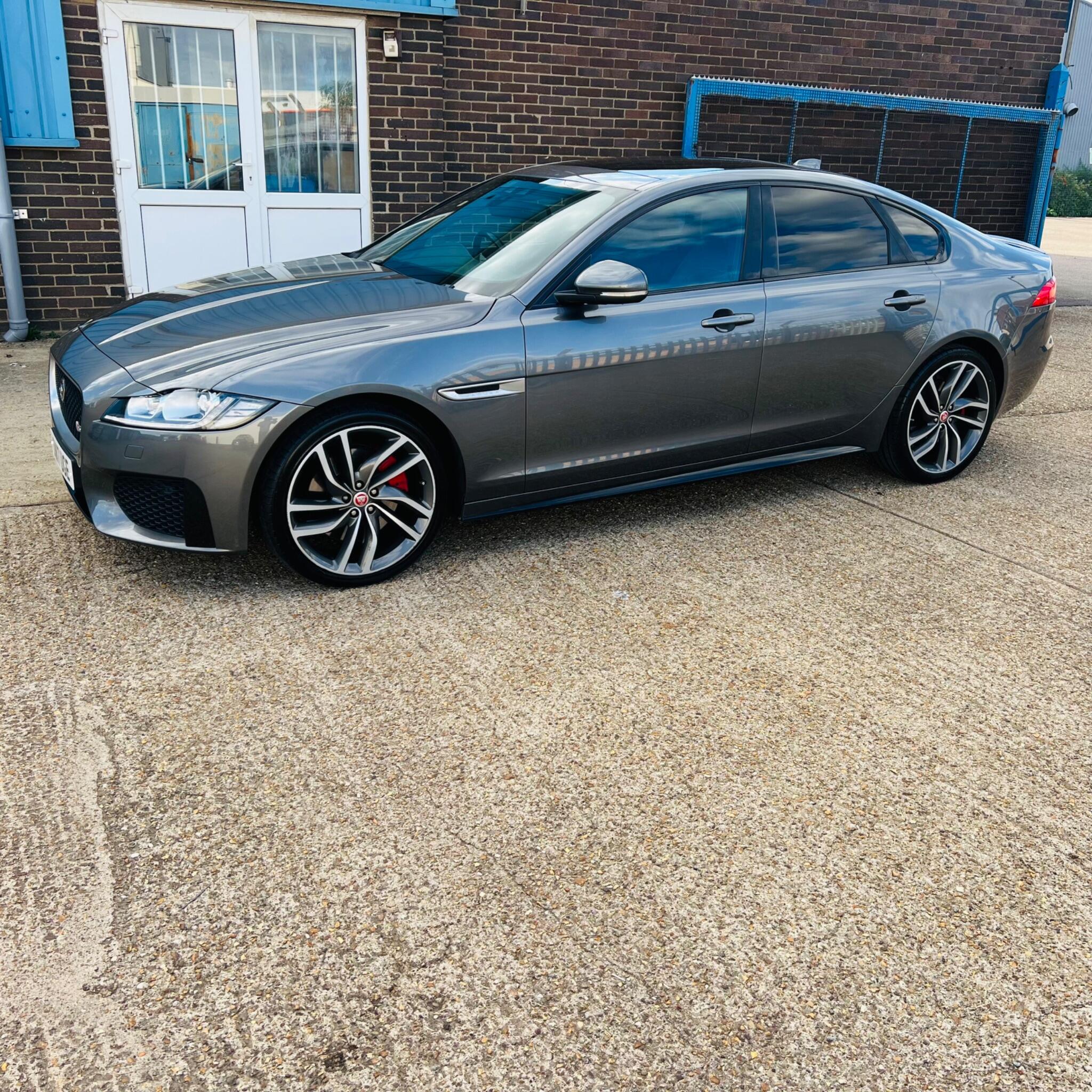 Jaguar XF view 6