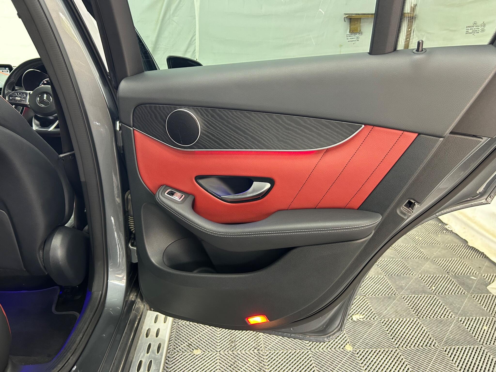 Mercedes-Benz GLC view 30
