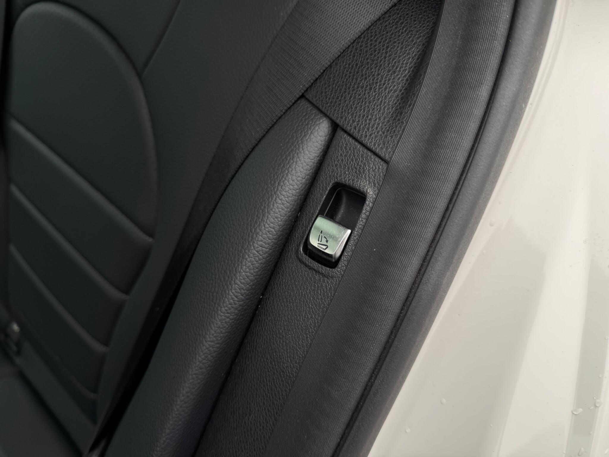 Mercedes-Benz C-Class view 64