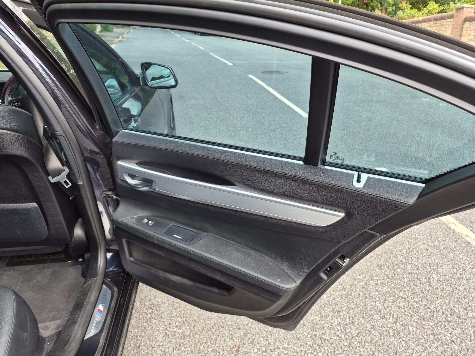 BMW 7 Series view 8