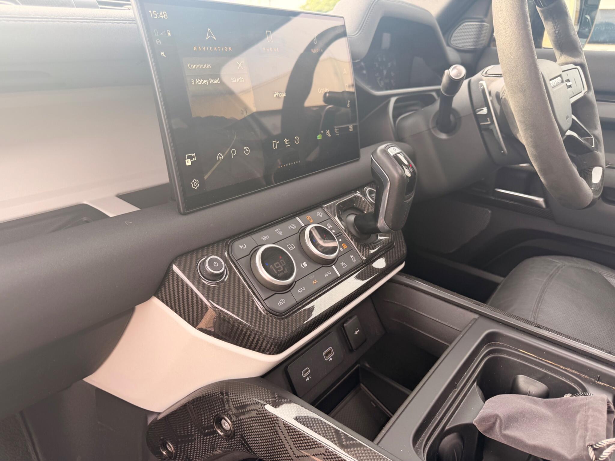 Land Rover Defender view 19