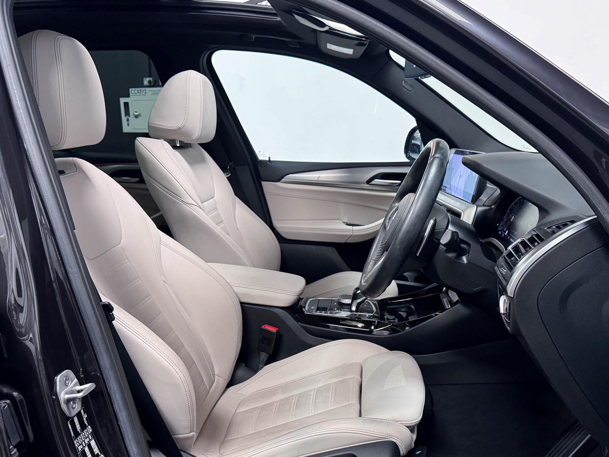 BMW X3 view 26