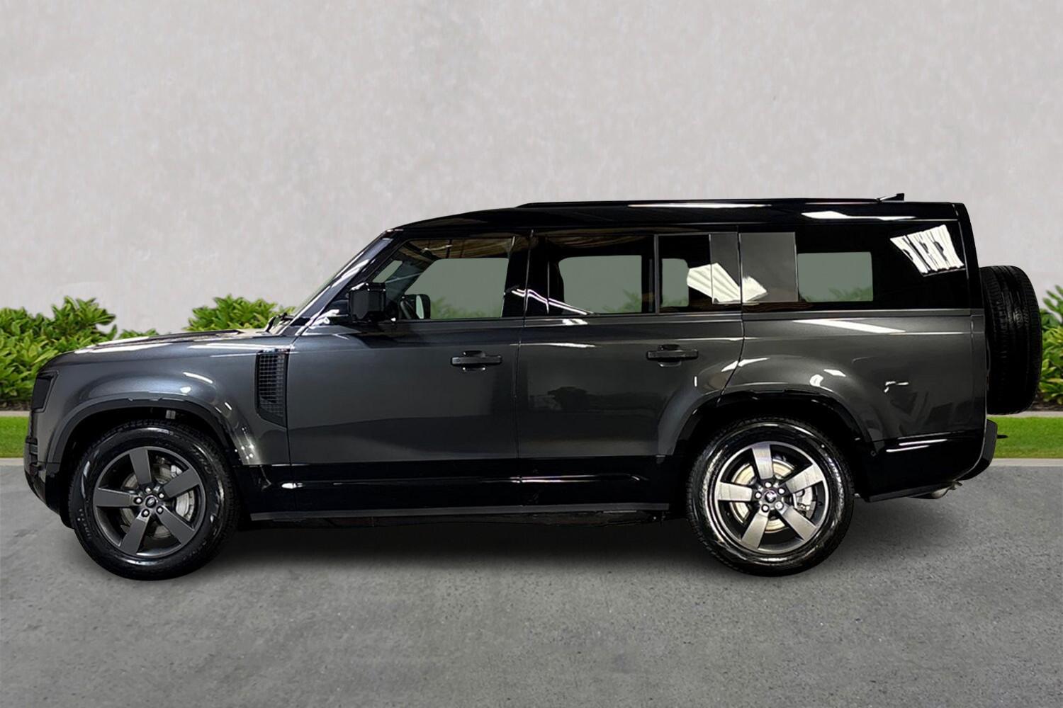 Land Rover Defender view 19