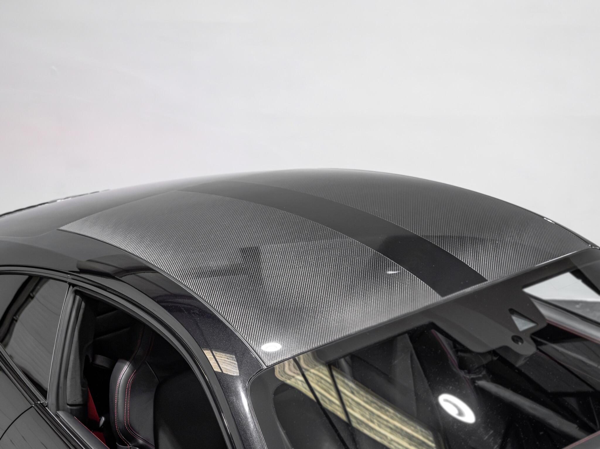 Porsche 911 view 4