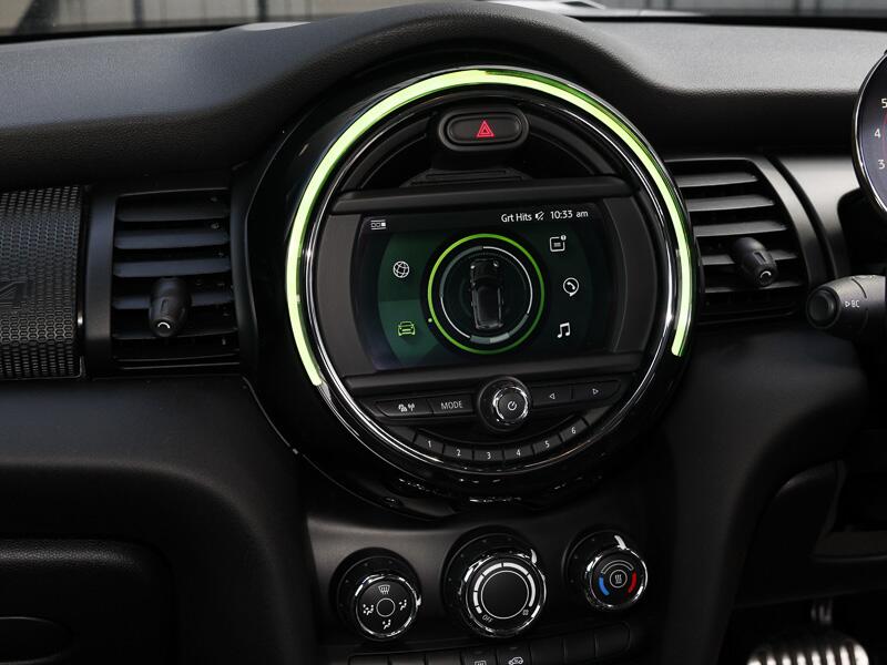 Mini Hatch view 8