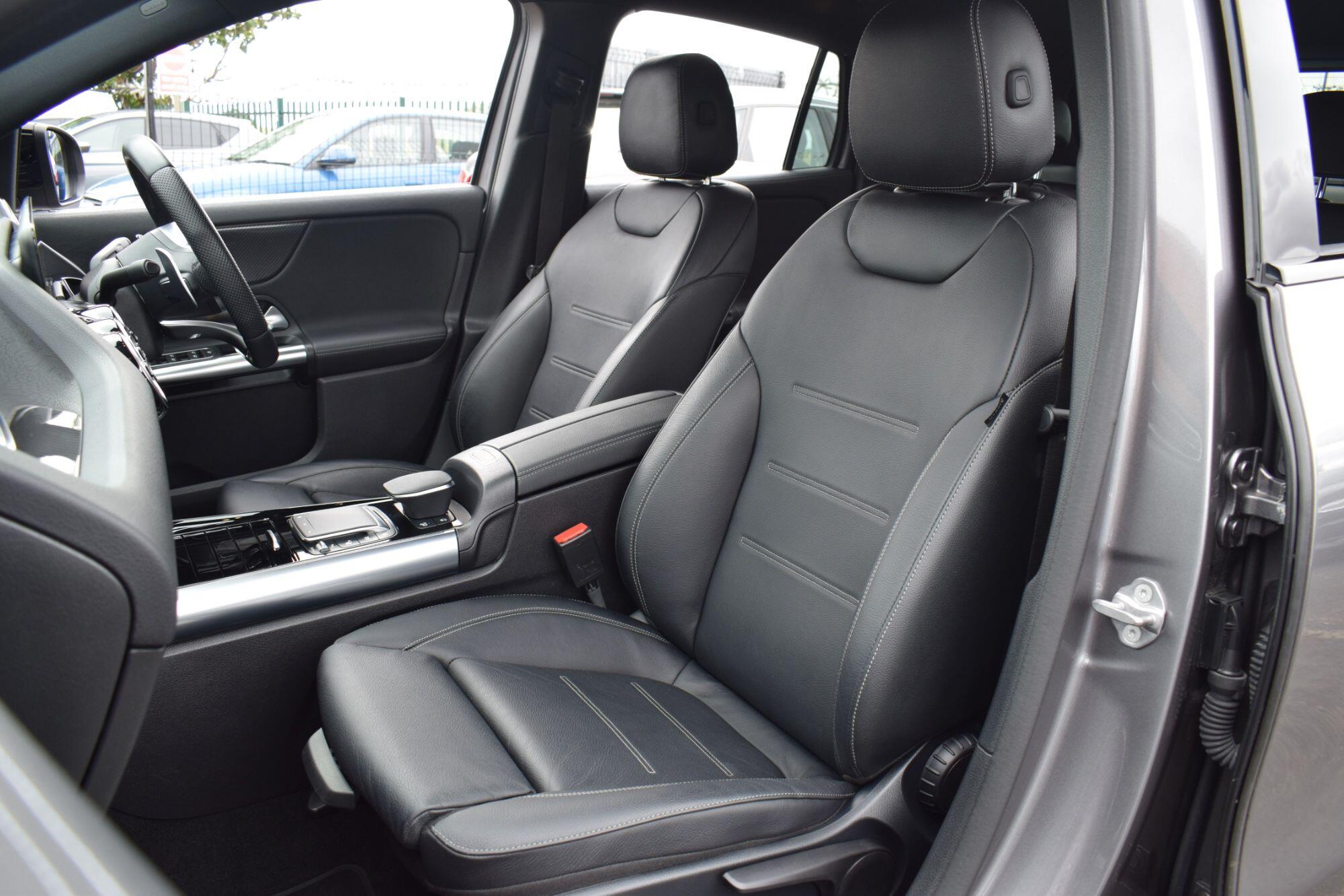 Mercedes-Benz GLA view 26