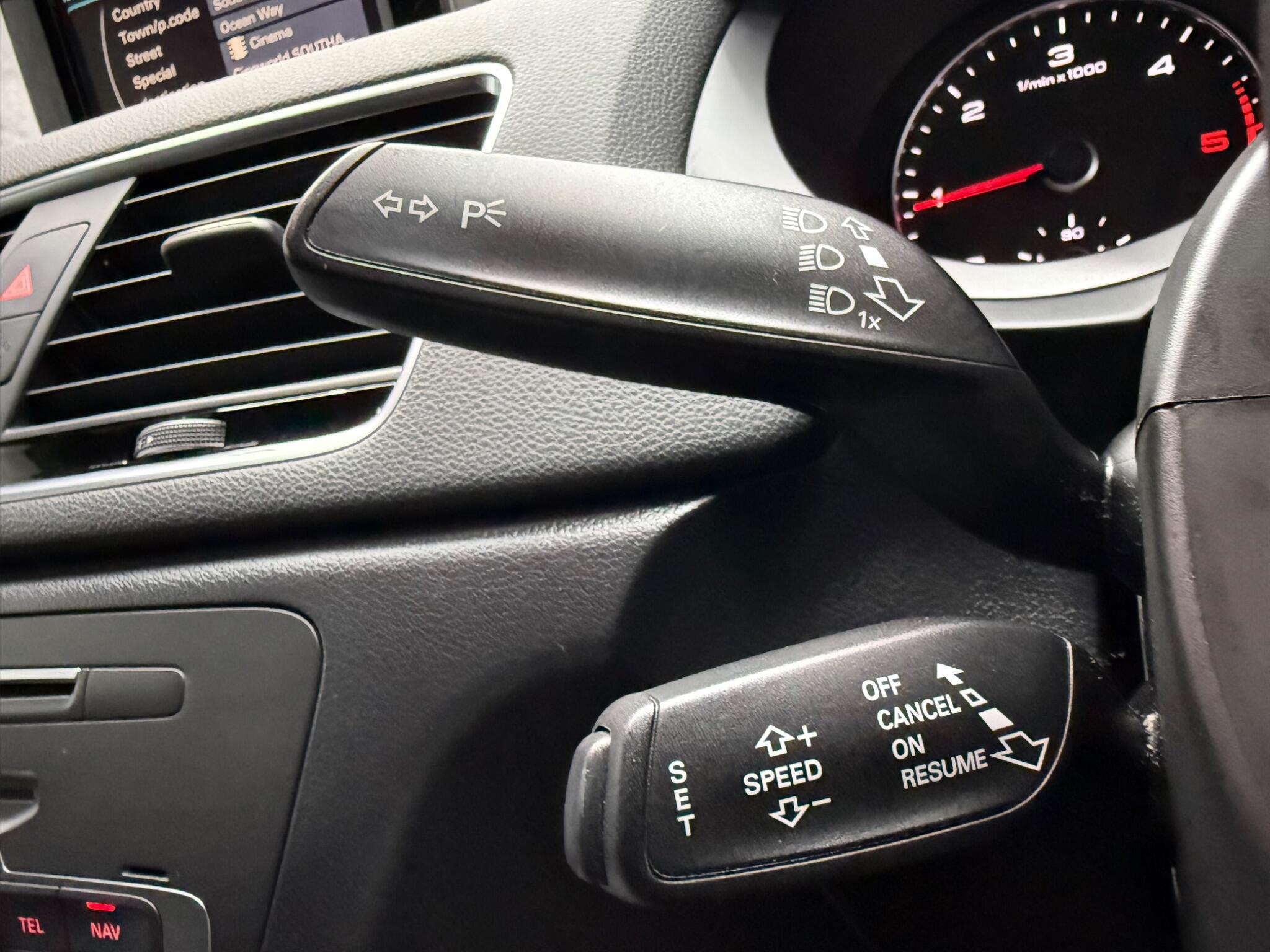 Audi Q3 view 23