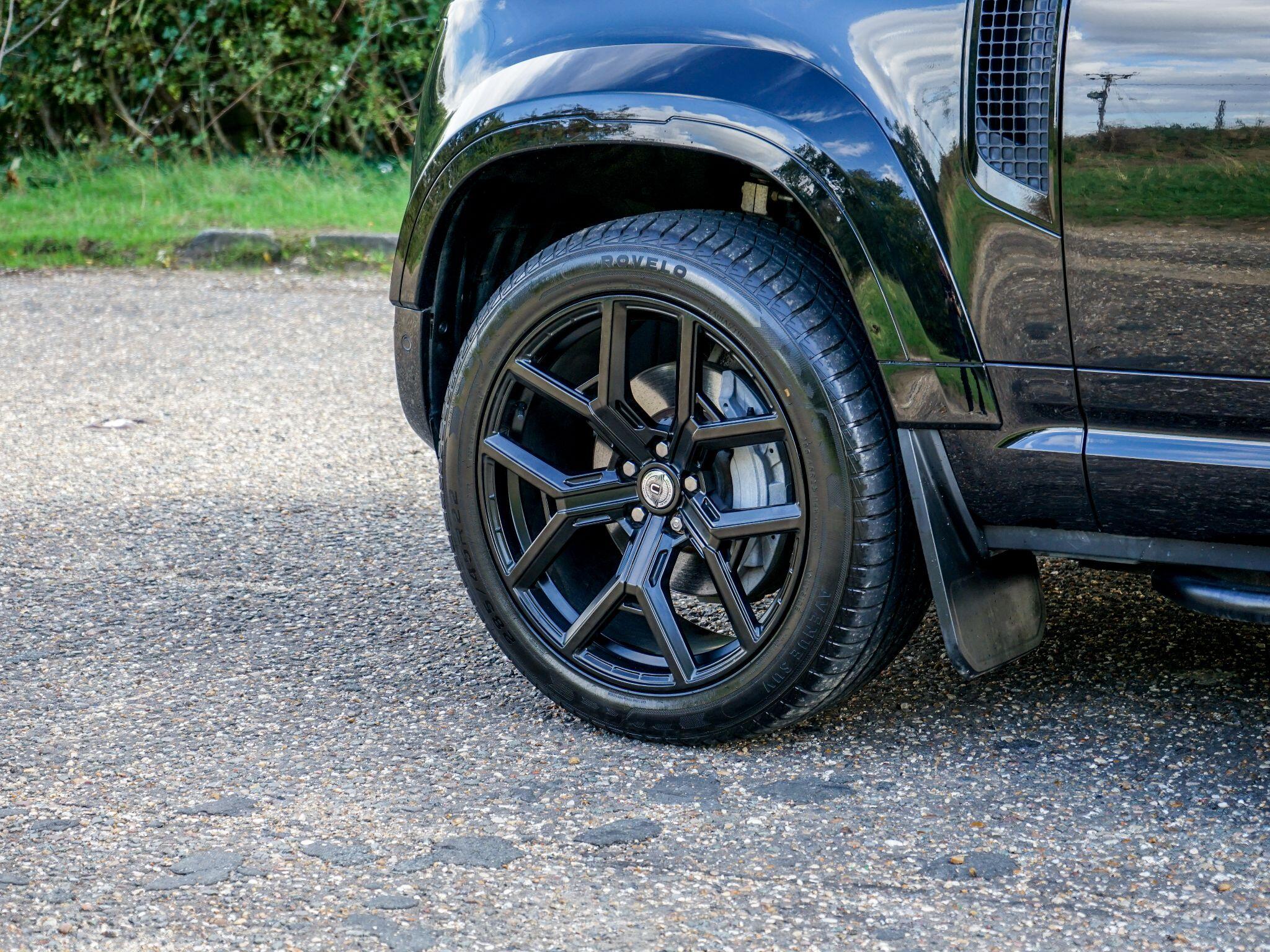 Land Rover Defender view 5