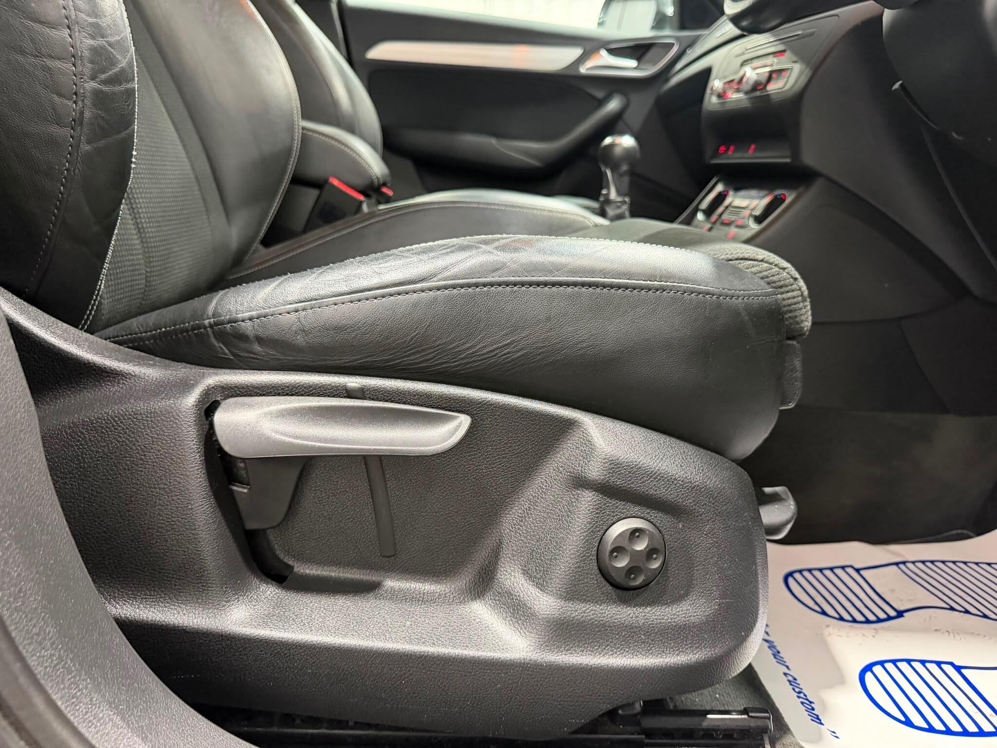 Audi Q3 view 15