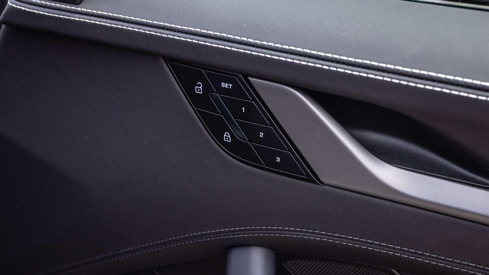 Porsche 911 view 29