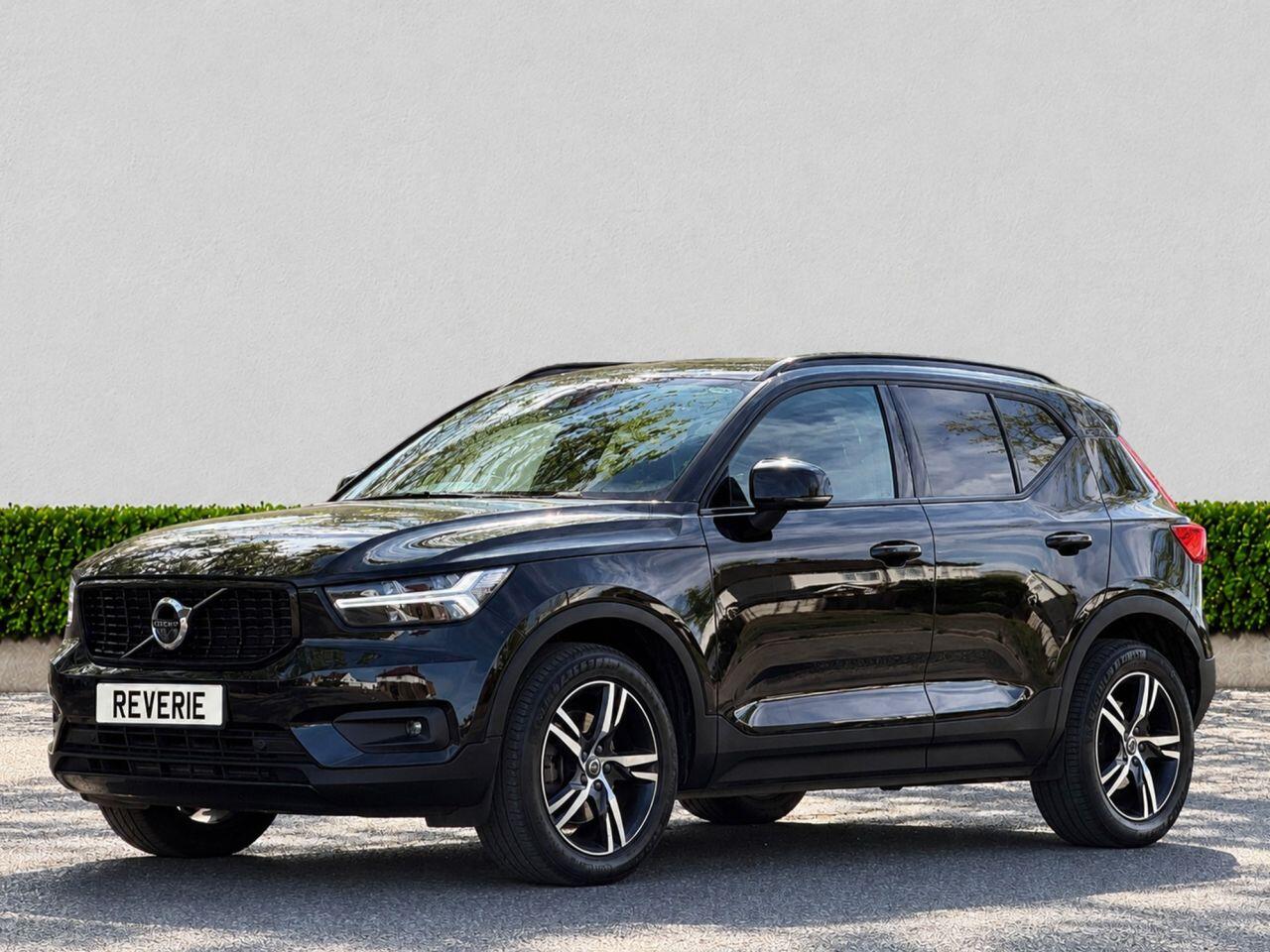 Volvo XC40 view 3