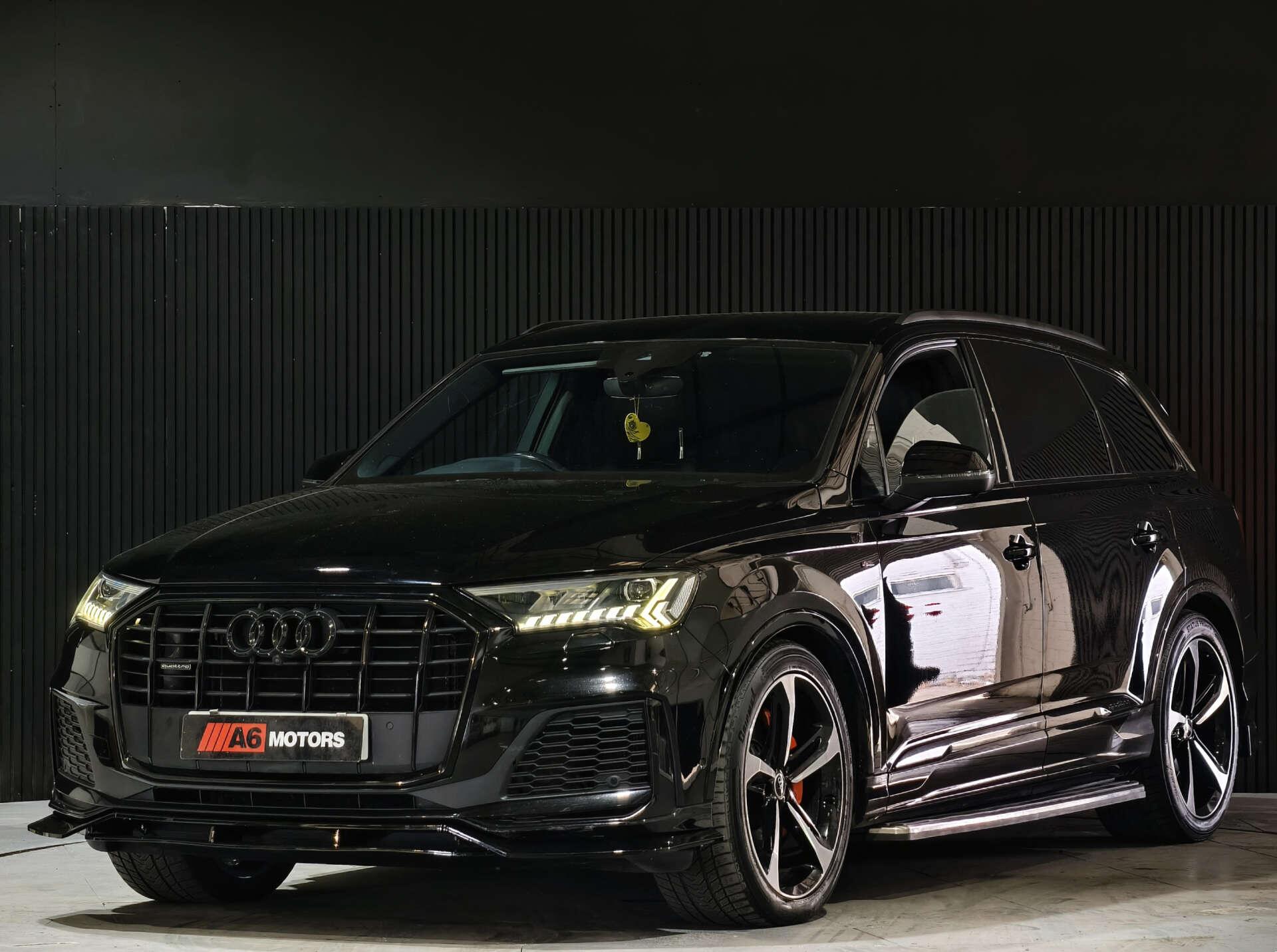 Audi Q7 view 11