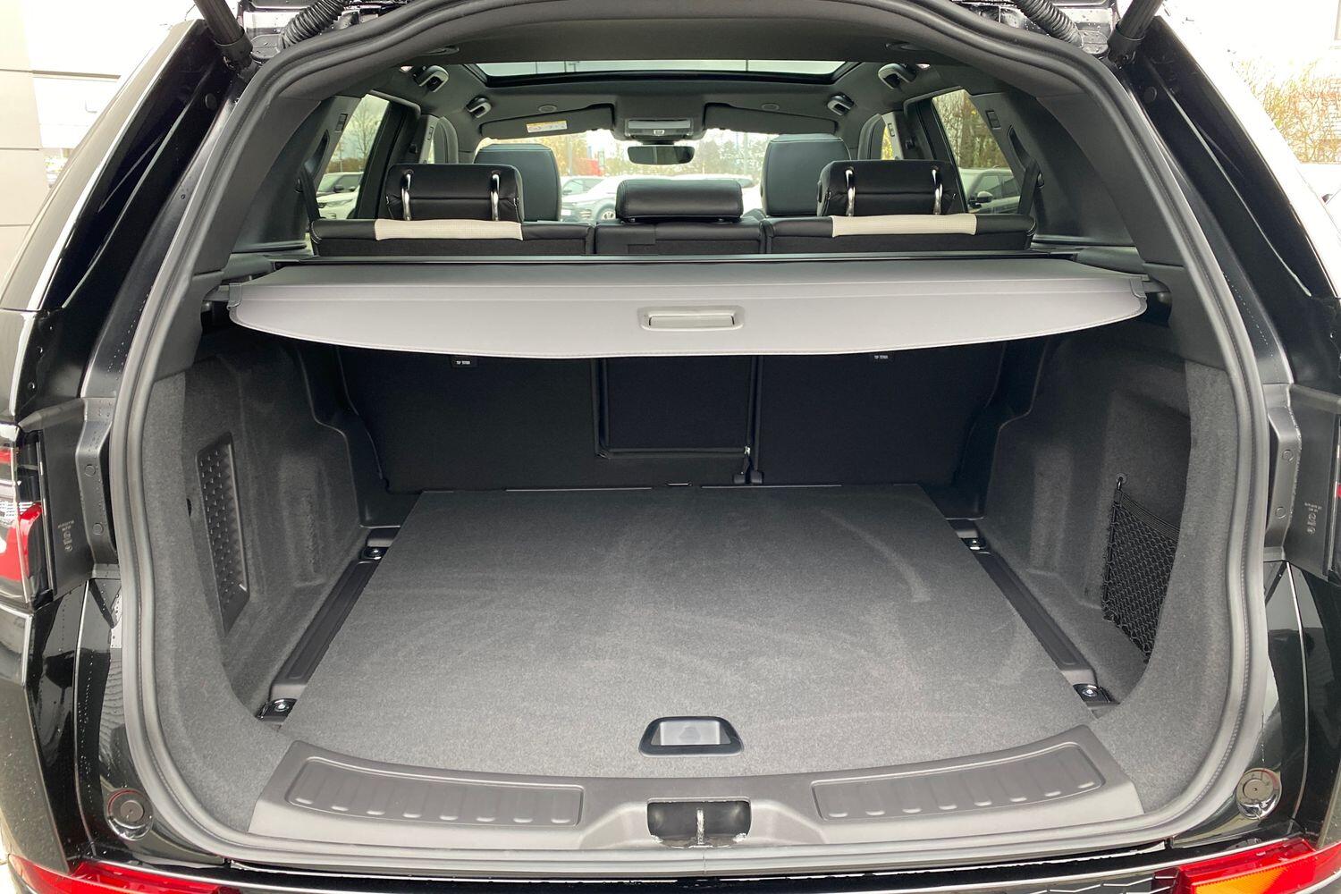 Land Rover Discovery Sport view 18