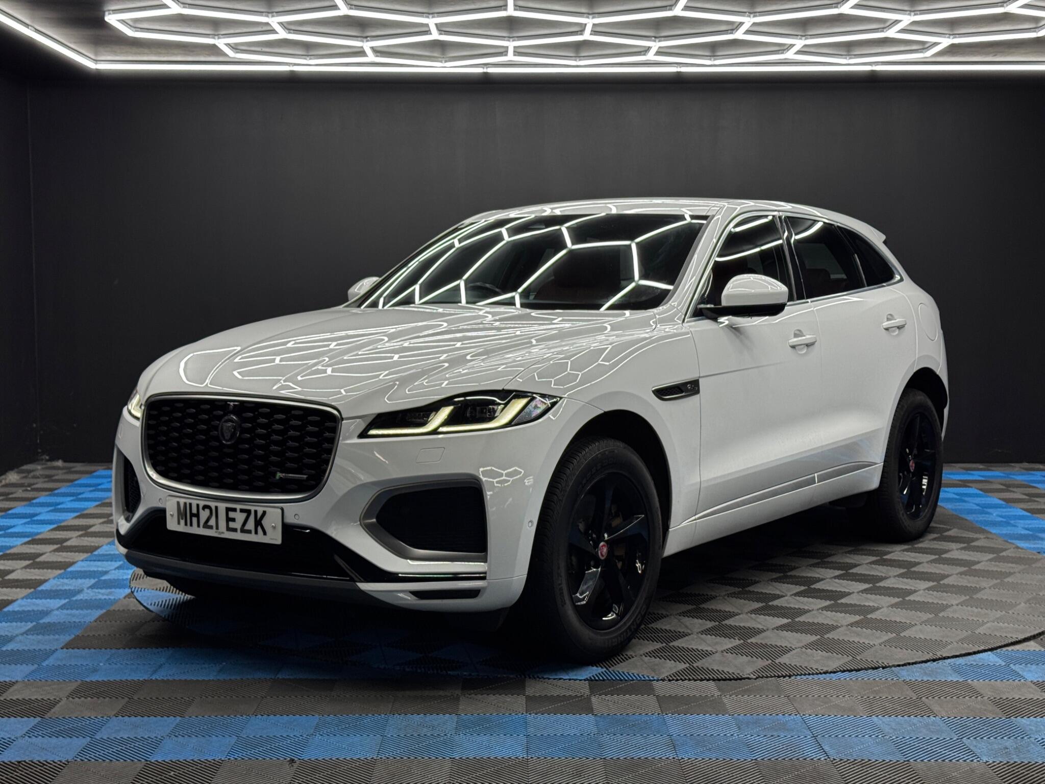 Jaguar F-Pace view 3