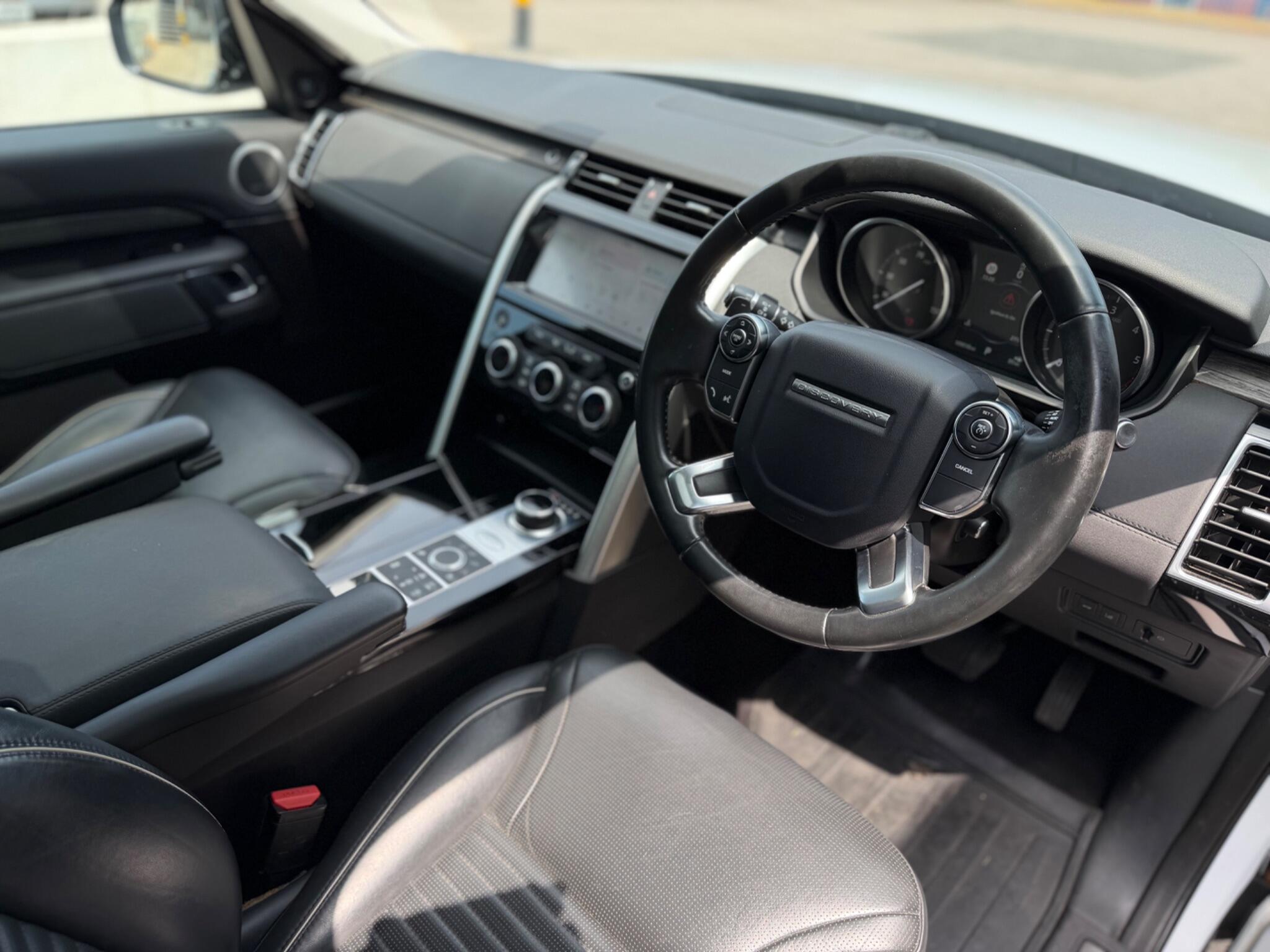 Land Rover Discovery view 18