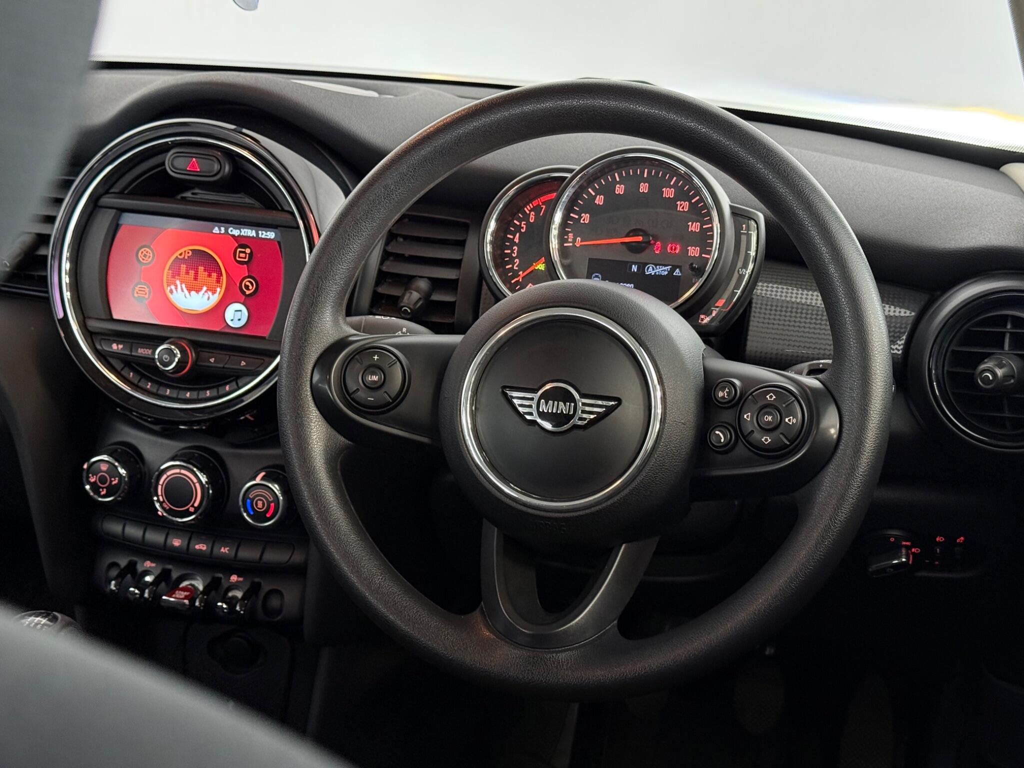 Mini Hatch view 13
