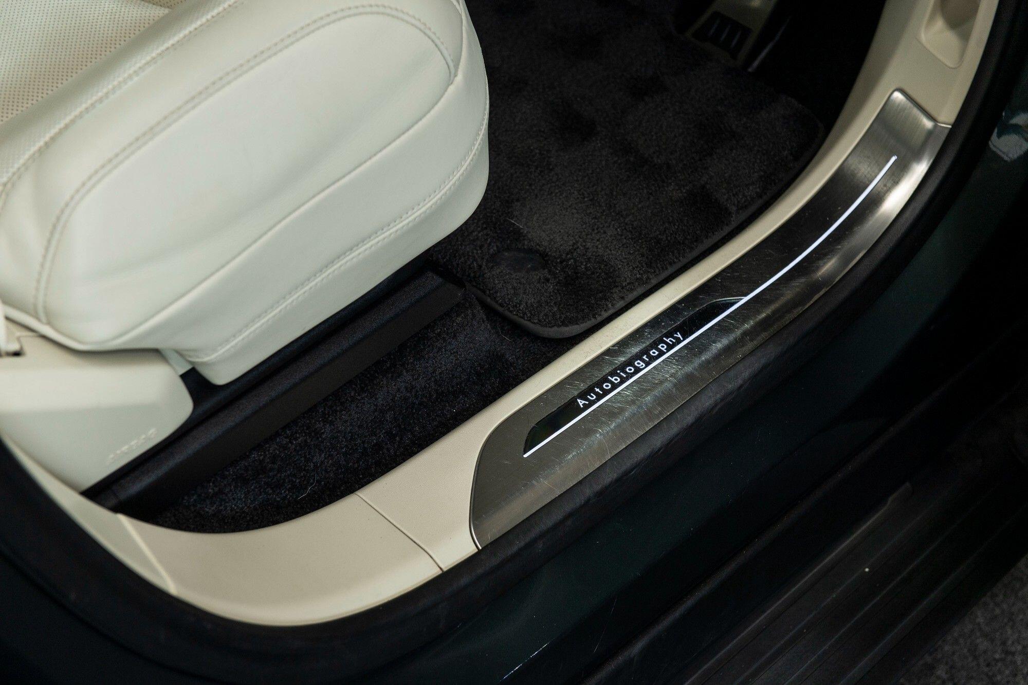Land Rover Range Rover view 11