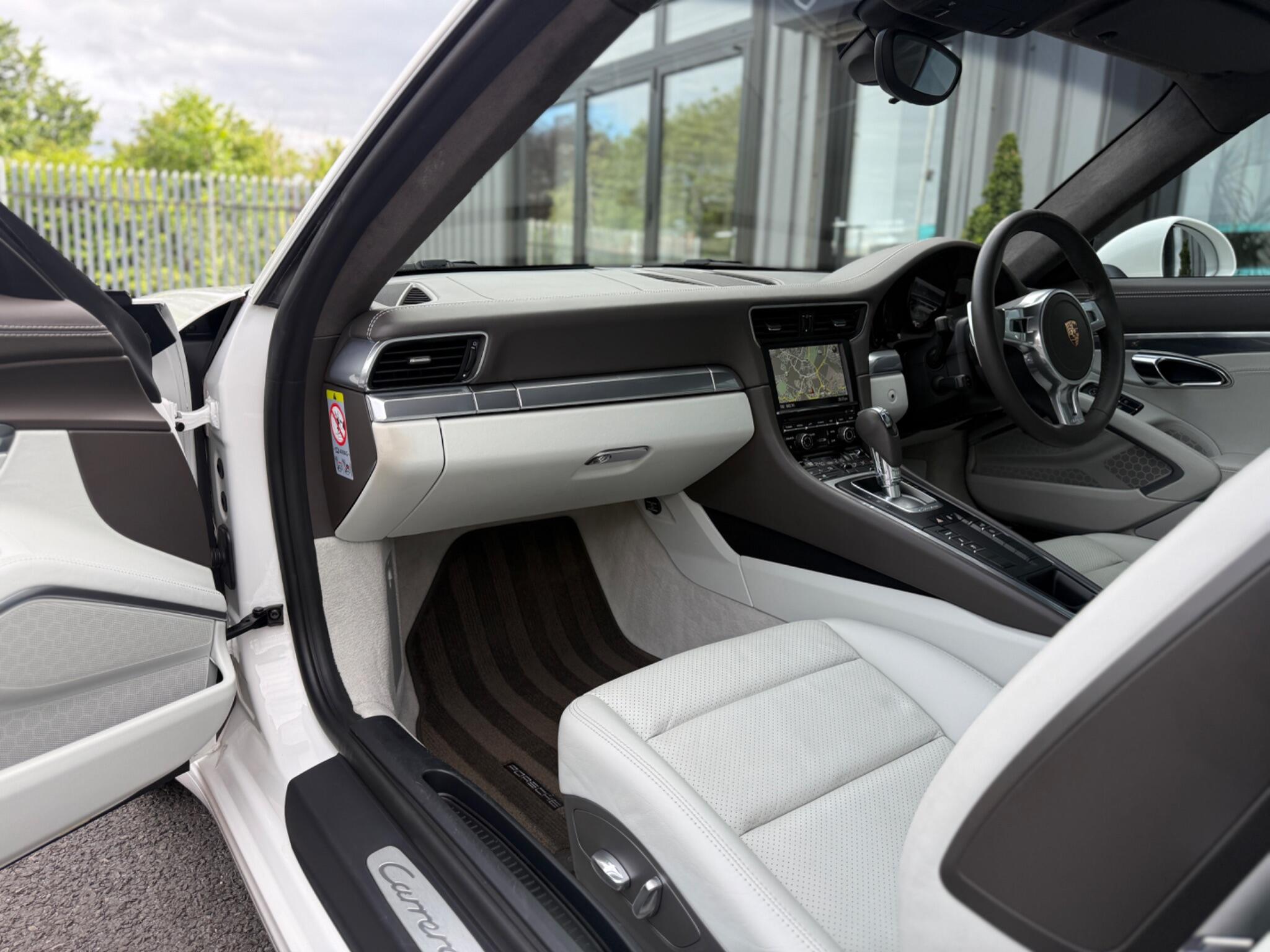 Porsche 911 view 2