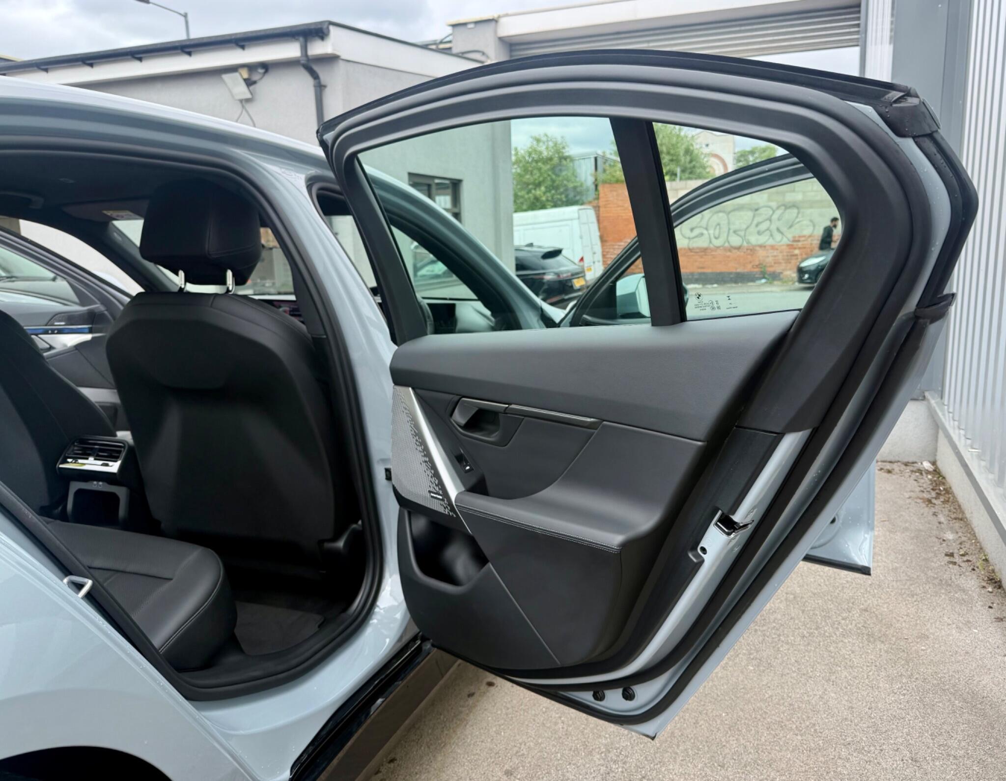 BMW I5 view 19