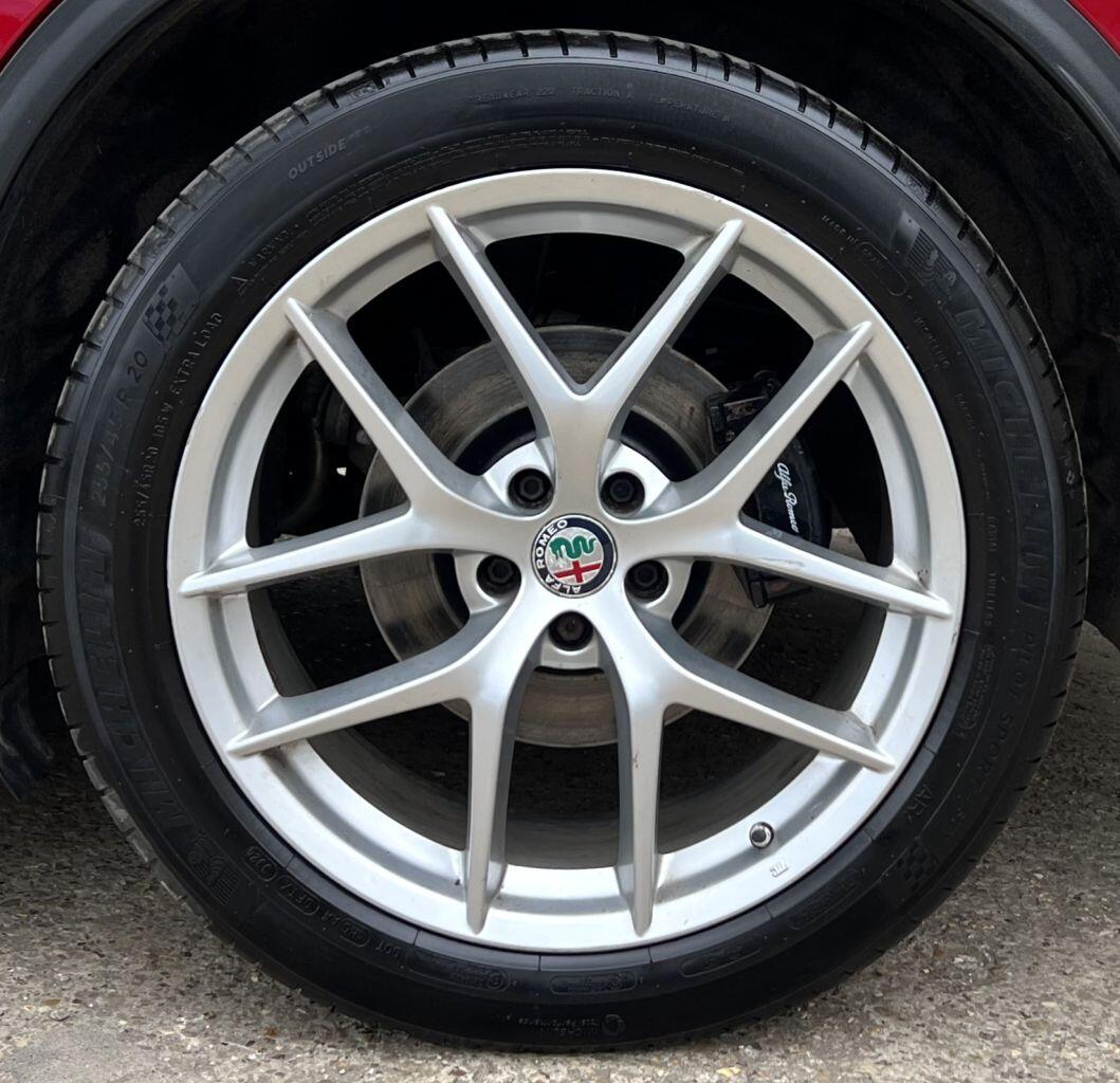 Alfa Romeo Stelvio view 14