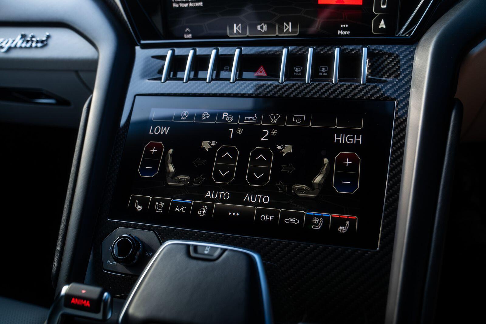 Lamborghini Urus view 55