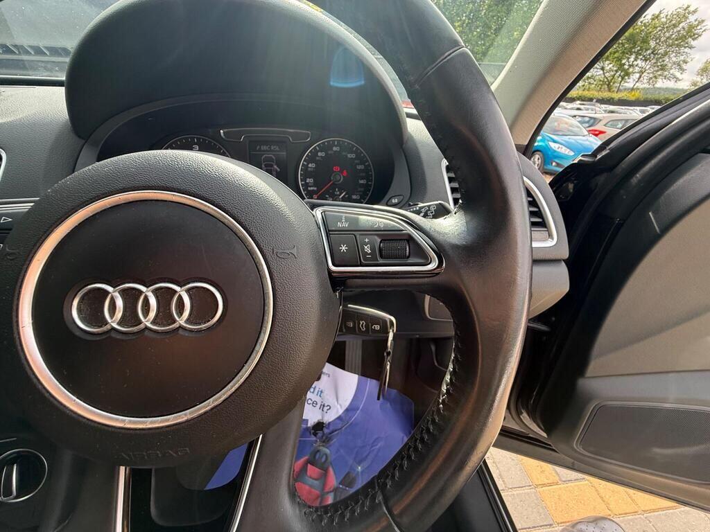 Audi Q3 view 24
